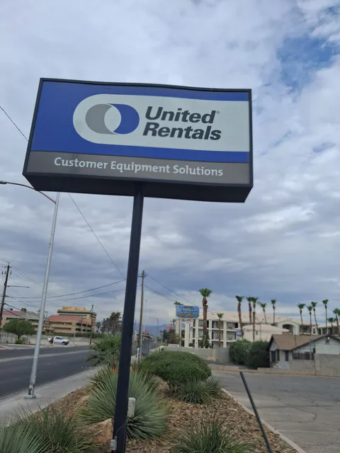Commercial exterior sign and frontage maintenance photo