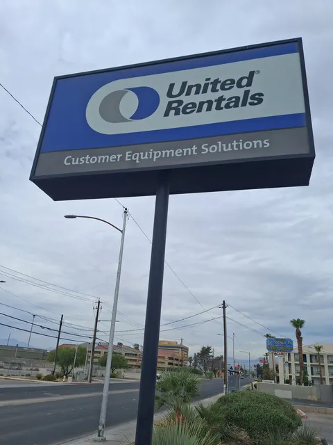 Commercial sign exterior and frontage maintenance photo